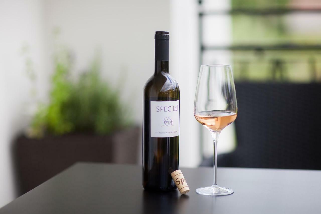 Design & Wine Vila Special Блед Екстер'єр фото
